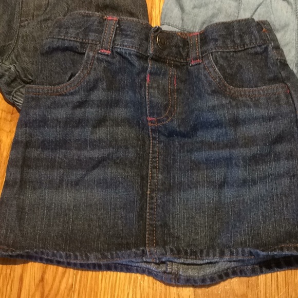 4T shorts and skirt combo - Picture 2 of 8